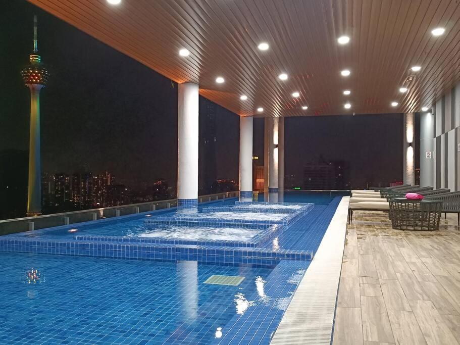 Cl 27A Insta Klcc View & Infinity Pool View Apartment Kuala Lumpur Exterior foto