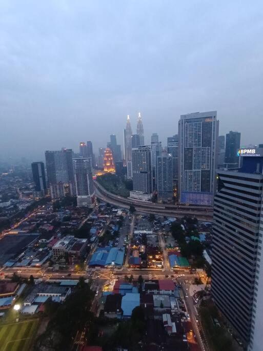 Cl 27A Insta Klcc View & Infinity Pool View Apartment Kuala Lumpur Exterior foto