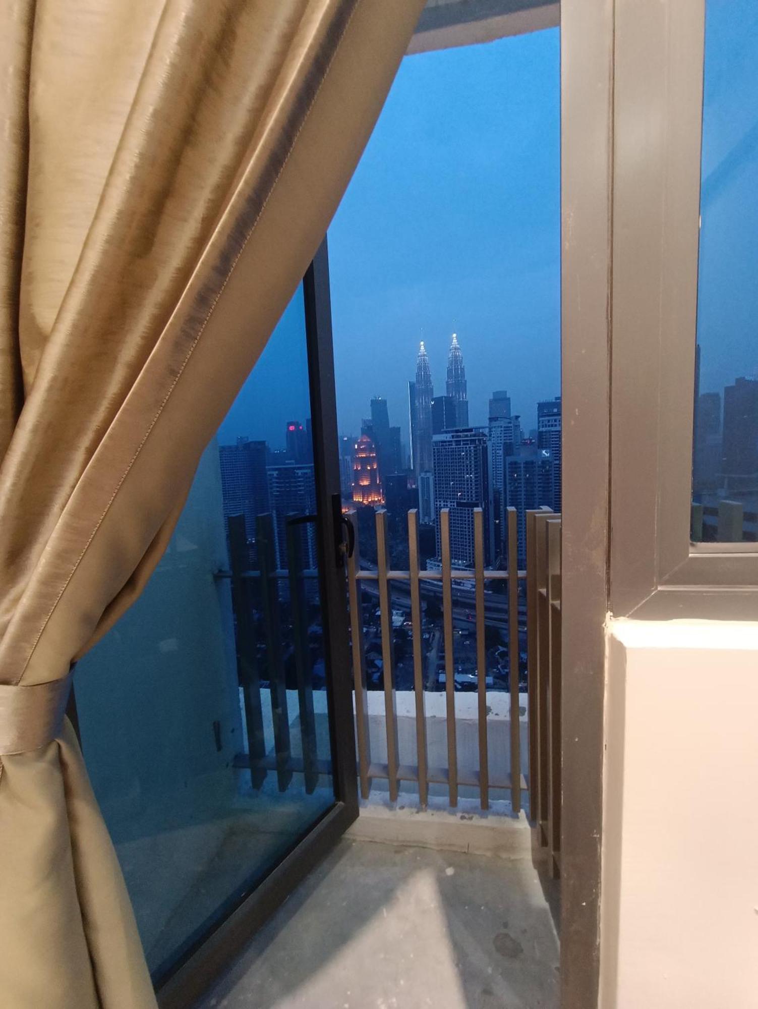Cl 27A Insta Klcc View & Infinity Pool View Apartment Kuala Lumpur Exterior foto