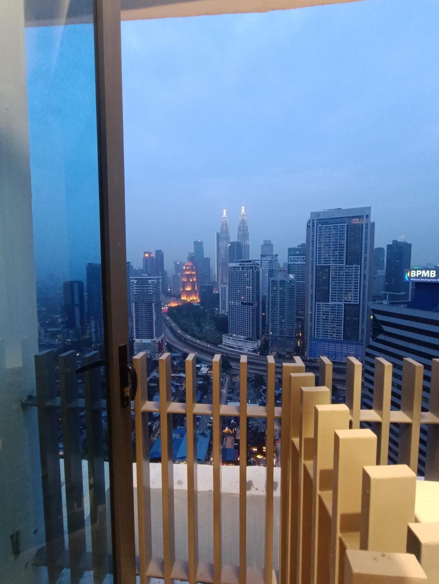 Cl 27A Insta Klcc View & Infinity Pool View Apartment Kuala Lumpur Exterior foto