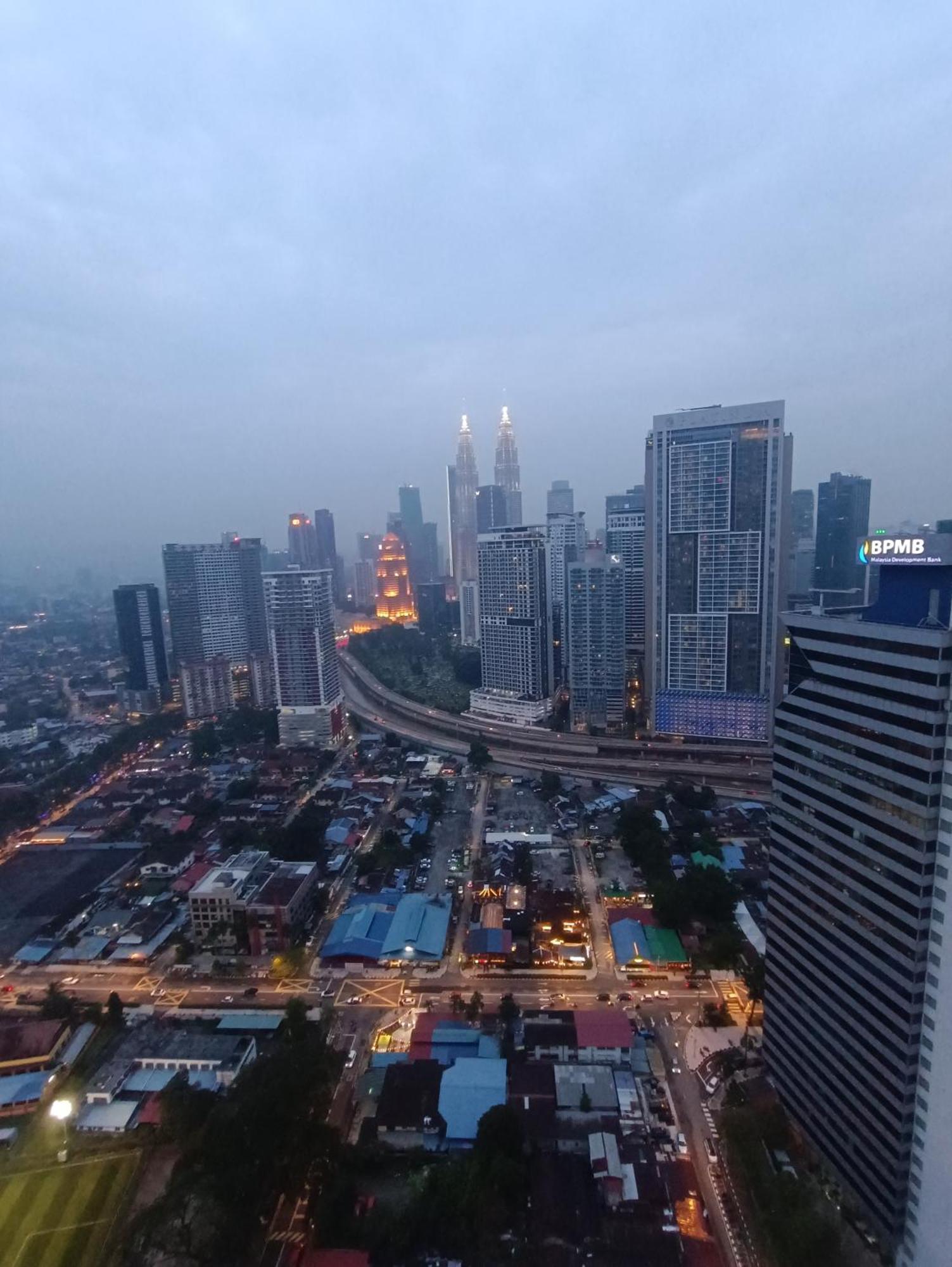 Cl 27A Insta Klcc View & Infinity Pool View Apartment Kuala Lumpur Exterior foto